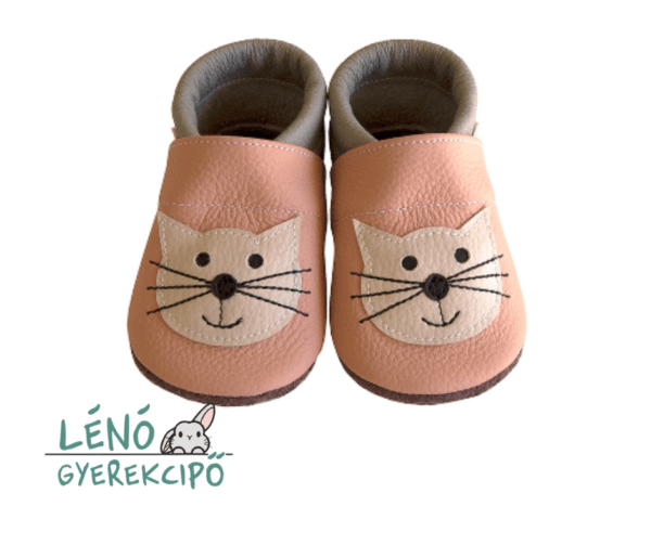 Puhatalpú gyerekcipő