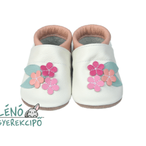 Puhatalpú gyerekcipő